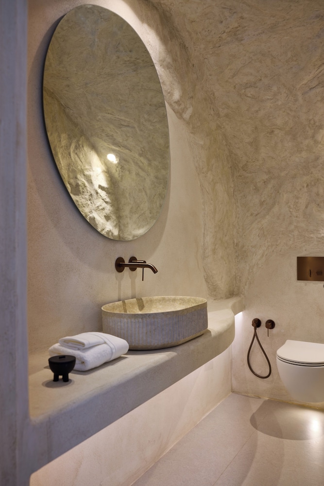 One of One Hotel — Hotel rooms in Imerovigli, South Aegean