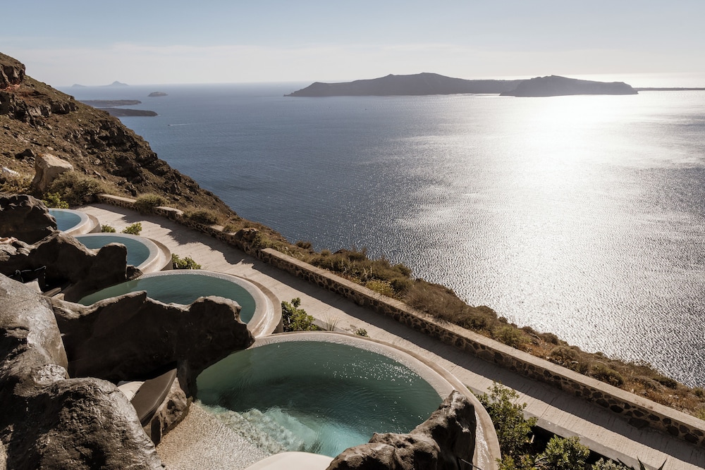 One of One Hotel — Swimming pool in Imerovigli, South Aegean