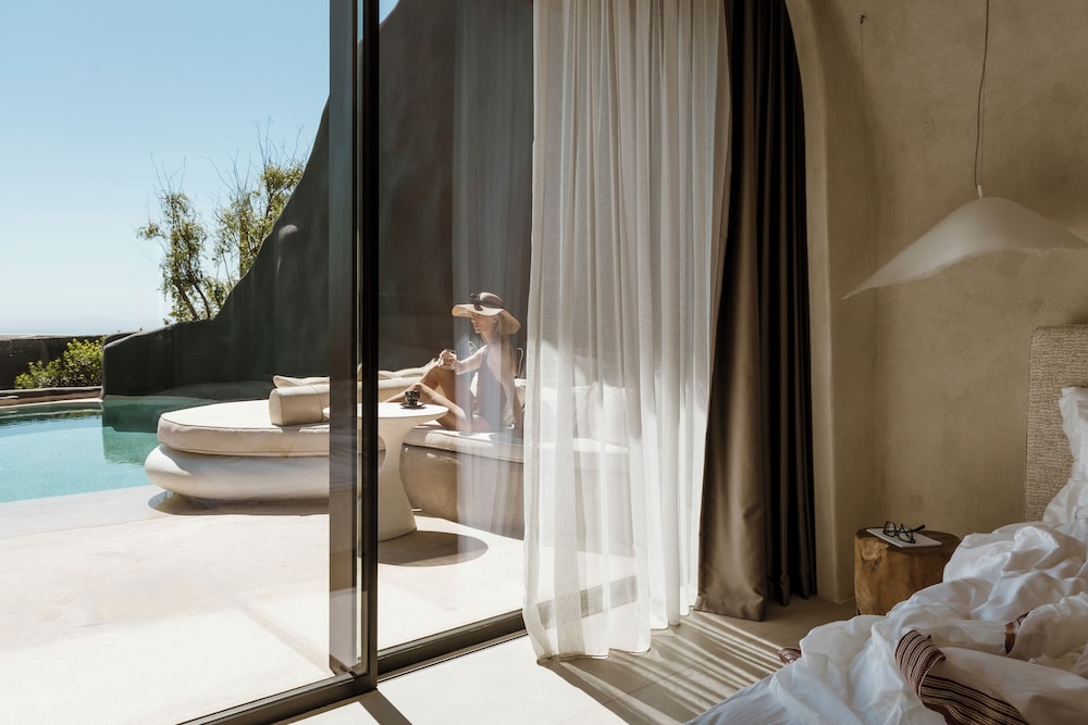 One of One Hotel — Hotel rooms in Imerovigli, South Aegean