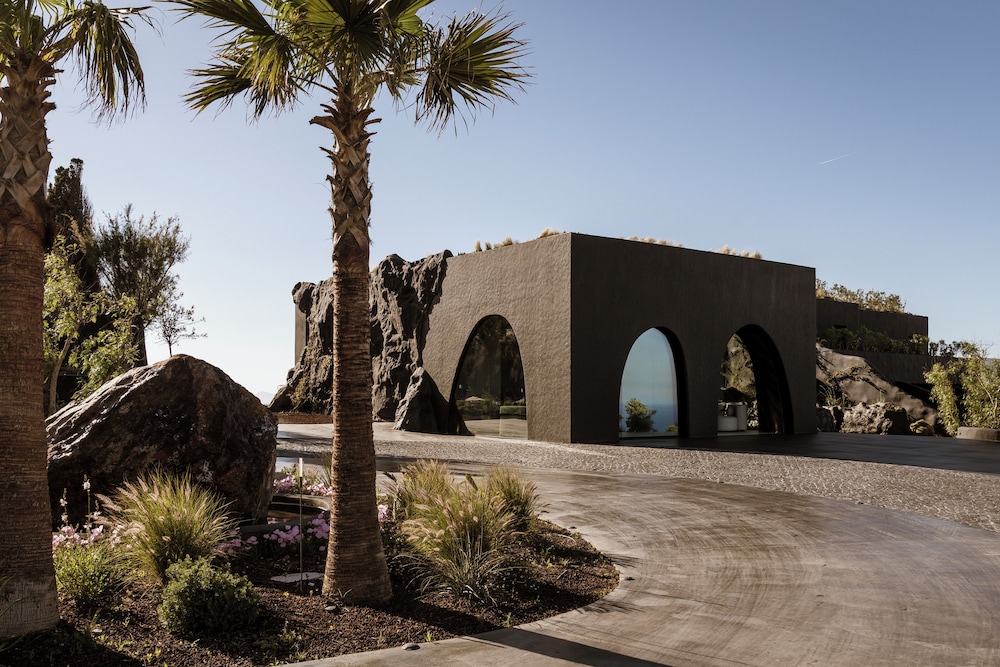 One of One Hotel — Hotel building in Imerovigli, South Aegean