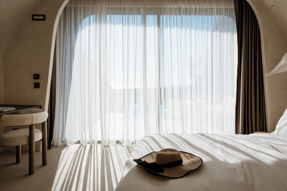 One of One Hotel — Hotel rooms in Imerovigli, South Aegean