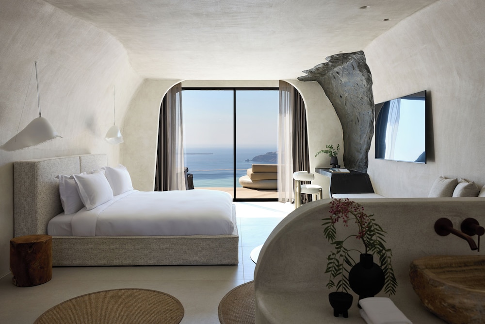 One of One Hotel — Hotel rooms in Imerovigli, South Aegean