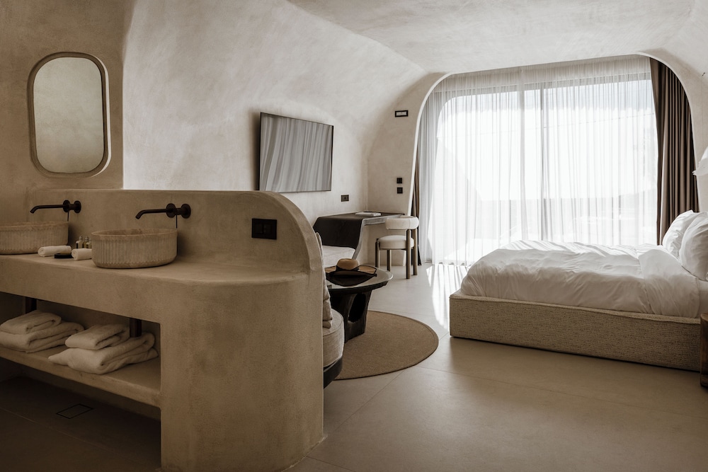 One of One Hotel — Hotel rooms in Imerovigli, South Aegean