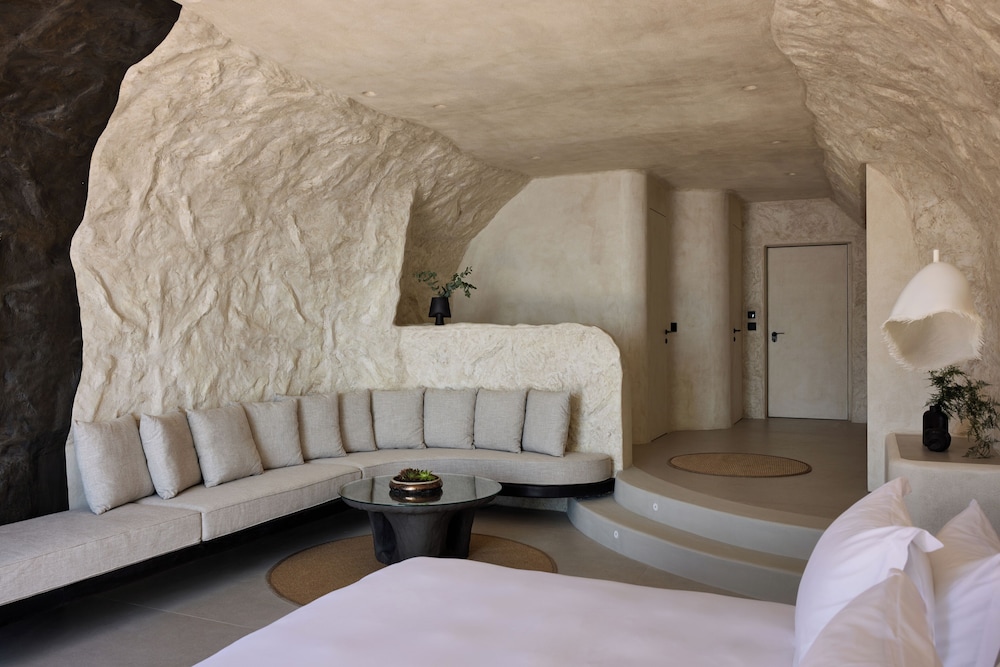 One of One Hotel — Hotel rooms in Imerovigli, South Aegean