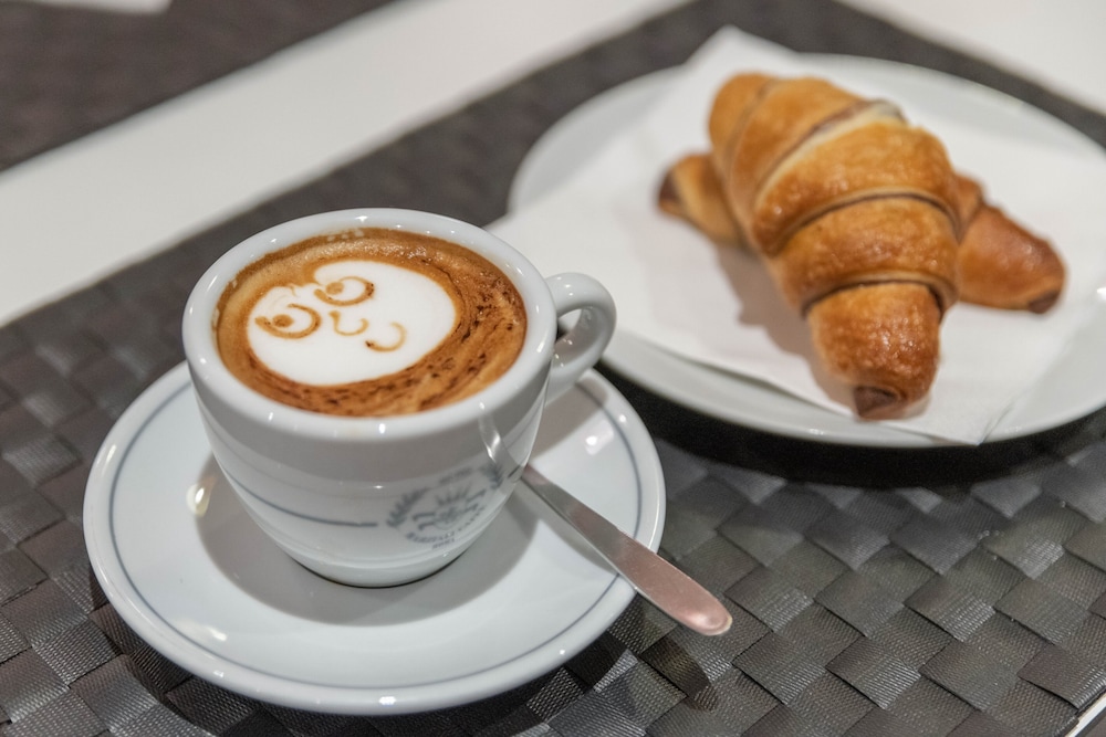 Trevi Palace Hotel — Restaurant & bars in Rome, Lazio