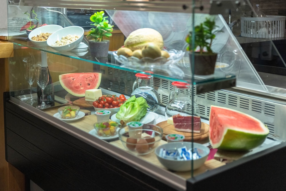 Trevi Palace Hotel — Restaurant & bars in Rome, Lazio