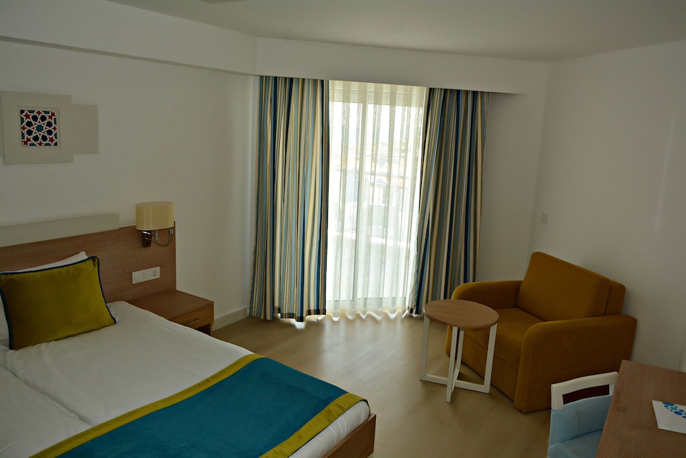Side Su Hotel — Hotel rooms in Side