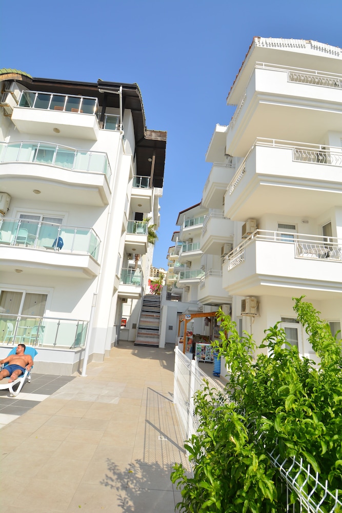 Side Su Hotel — Hotel building in Side
