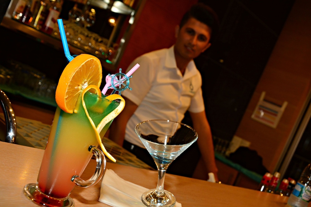 Side Su Hotel — Restaurant & bars in Side