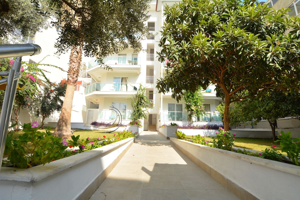 Side Su Hotel — Hotel building in Side