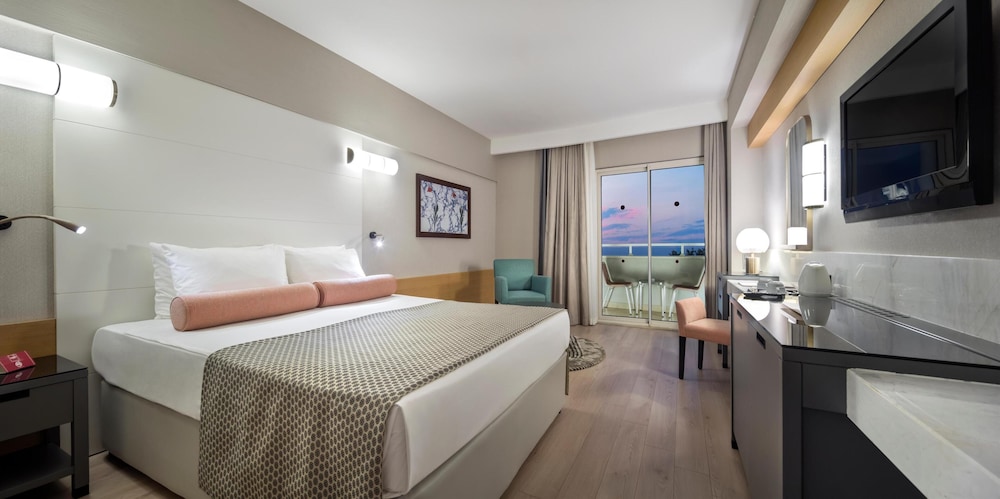 Trendy Aspendos Beach - All Inclusive — Hotel rooms in Side