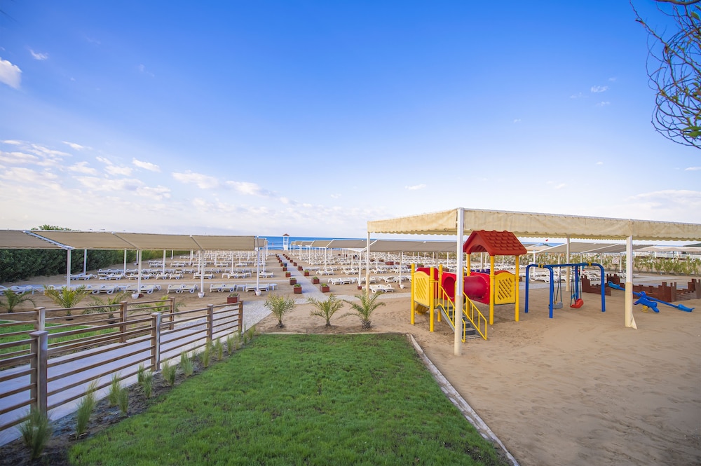 Oz Hotels Side Premium — Beach in Evrenseki