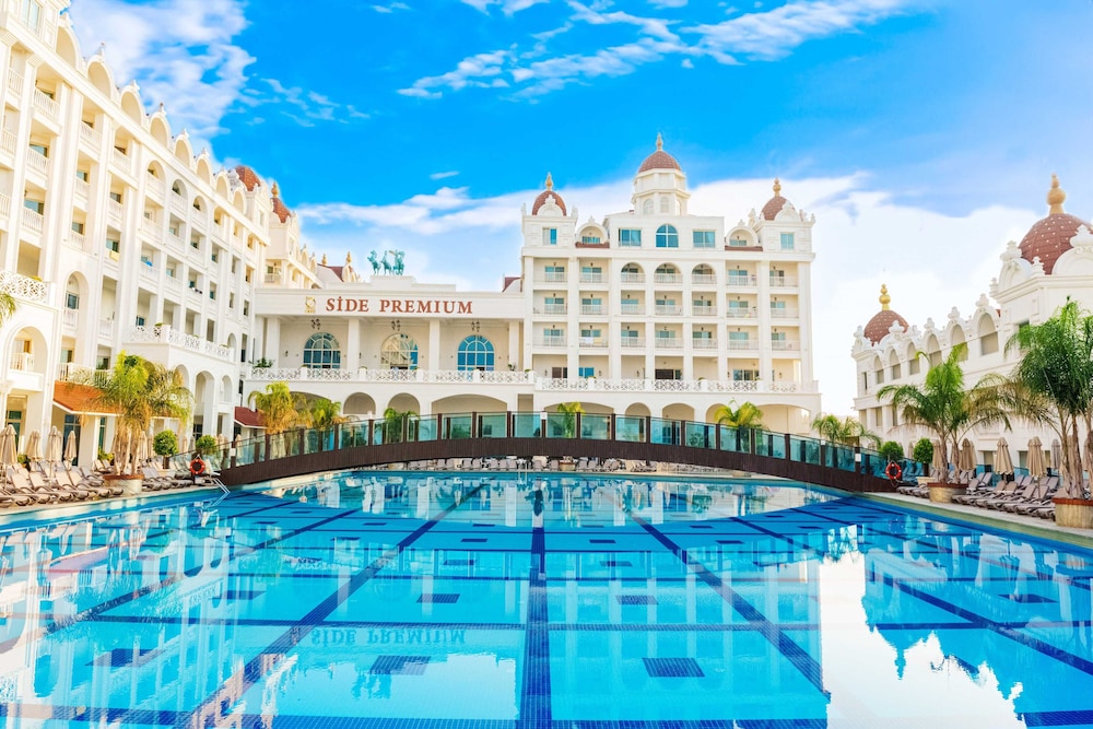 Oz Hotels Side Premium — Swimming pool in Evrenseki