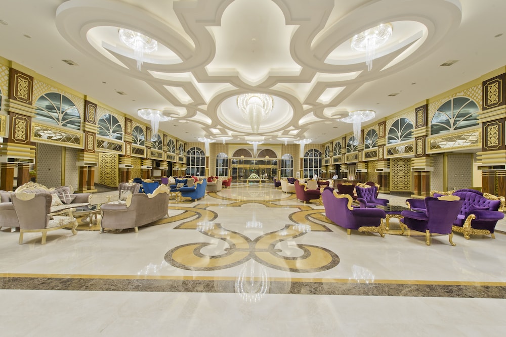 Oz Hotels Side Premium — Hotel building in Evrenseki
