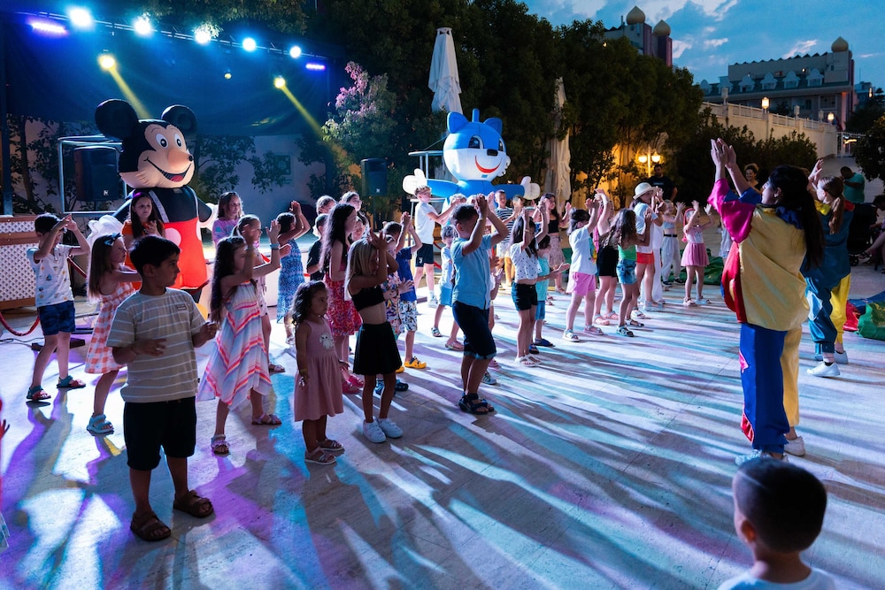 Oz Hotels Side Premium — Attractions for children in Evrenseki