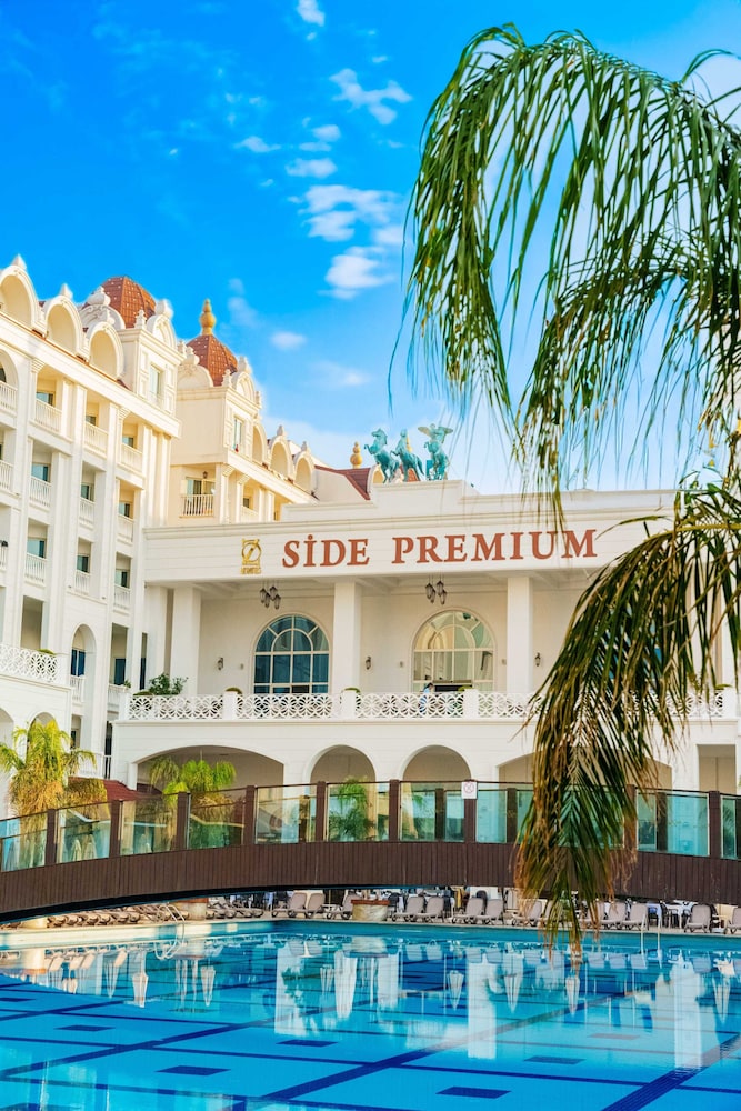 Oz Hotels Side Premium — Swimming pool in Evrenseki