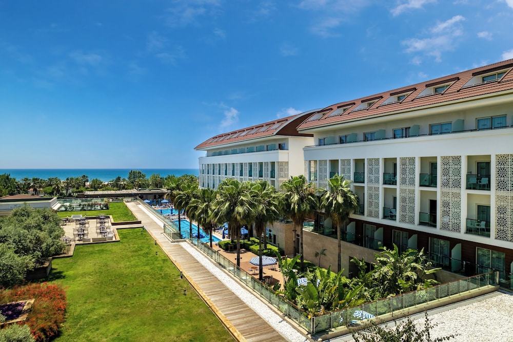 Trendy Verbena Beach - All Inclusive — Hotel building in Side