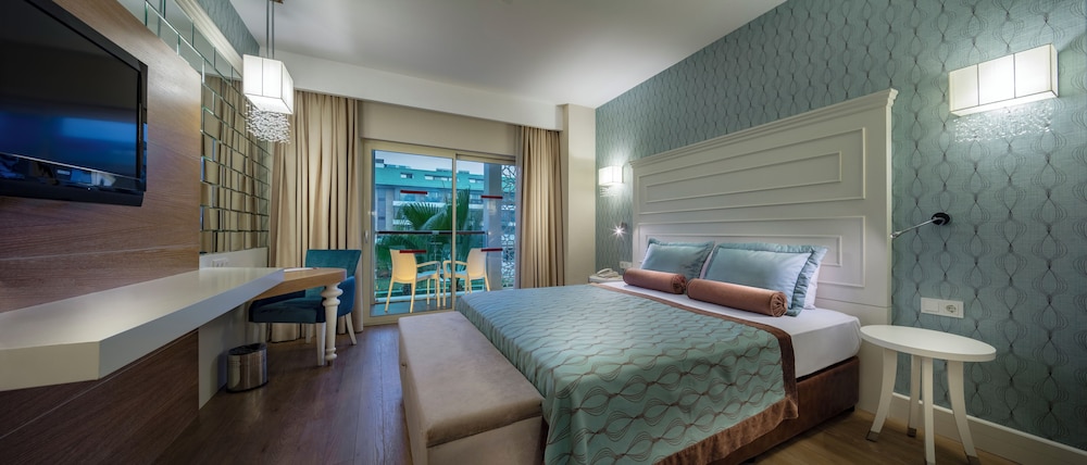 Trendy Verbena Beach - All Inclusive — Hotel rooms in Side