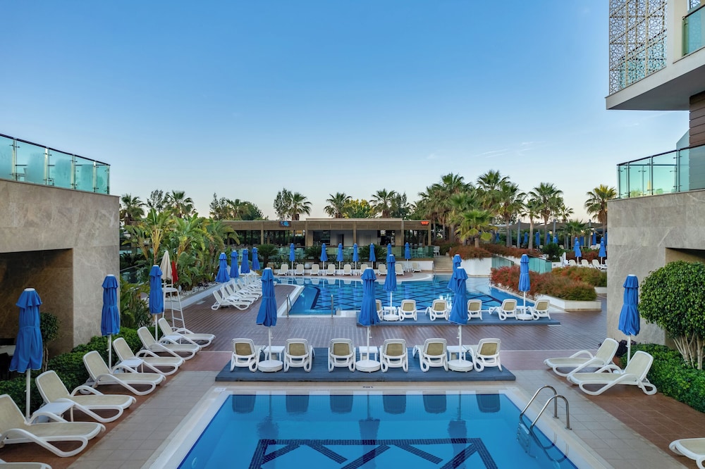 Trendy Verbena Beach - All Inclusive — Swimming pool in Side