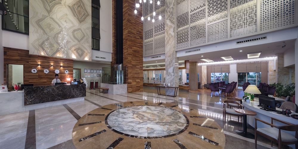 Trendy Verbena Beach - All Inclusive — Hotel building in Side