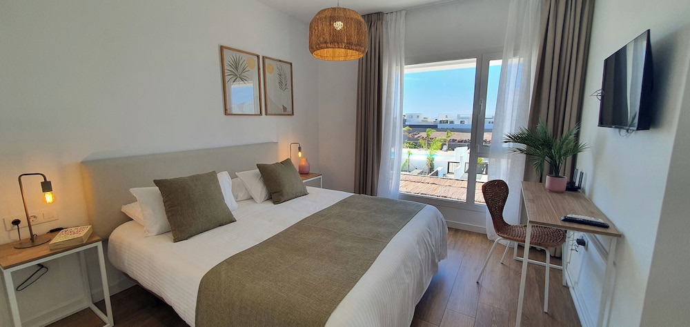 Serena Holiday Homes by LIVVO — Hotel rooms in Playa Blanca, Canary Islands