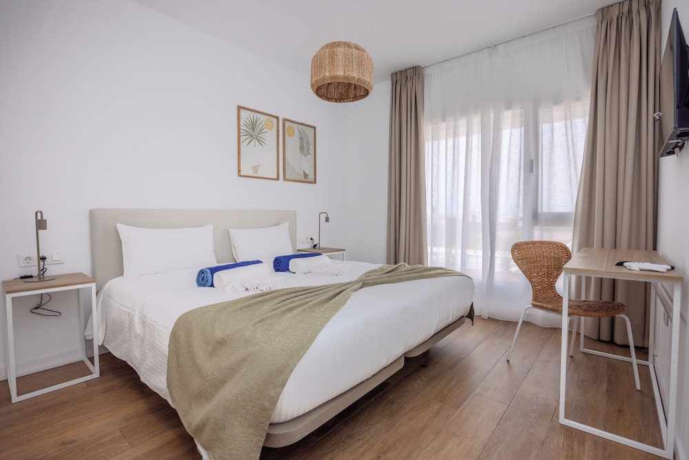 Serena Holiday Homes by LIVVO — Hotel rooms in Playa Blanca, Canary Islands