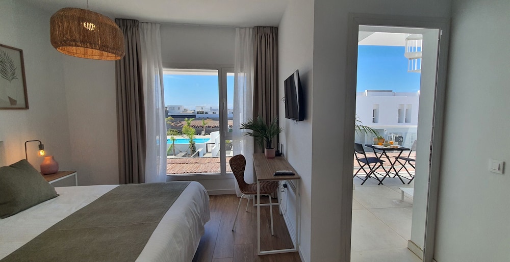 Serena Holiday Homes by LIVVO — Hotel rooms in Playa Blanca, Canary Islands
