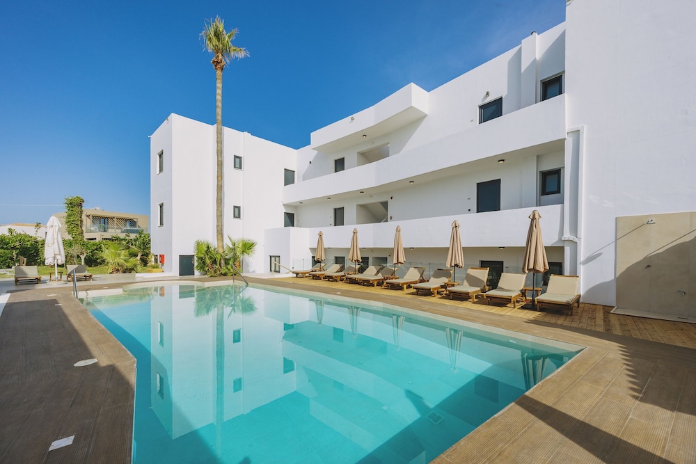 Aegean View Hotel — Swimming pool in Rethymnon