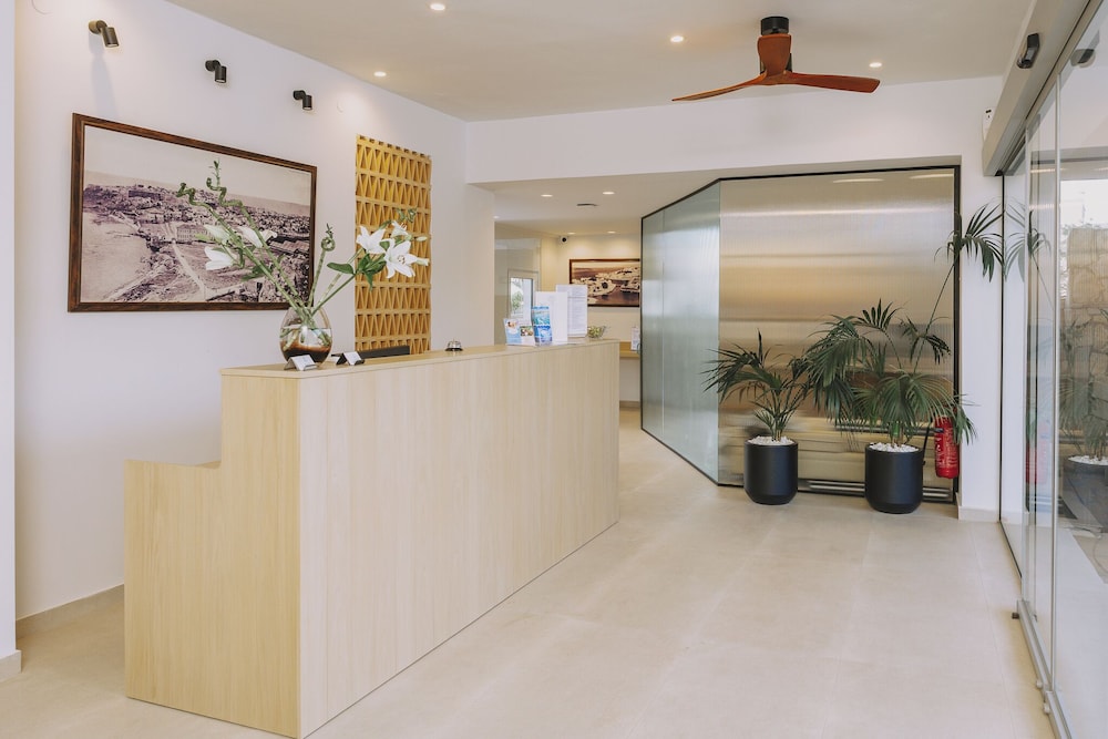 Aegean View Hotel — Hotel building in Rethymnon