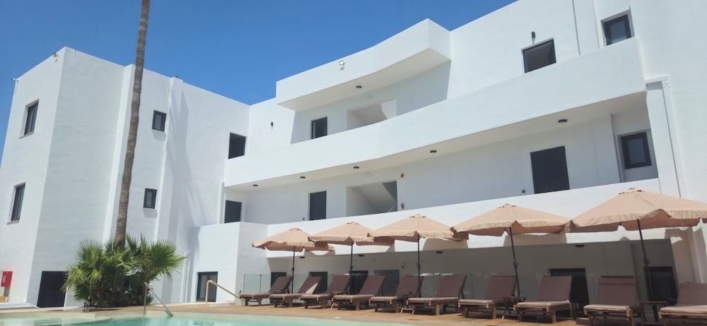 Aegean View Hotel — Hotel building in Rethymnon