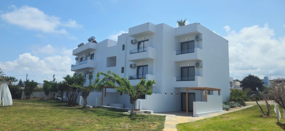Aegean View Hotel — Hotel building in Rethymnon