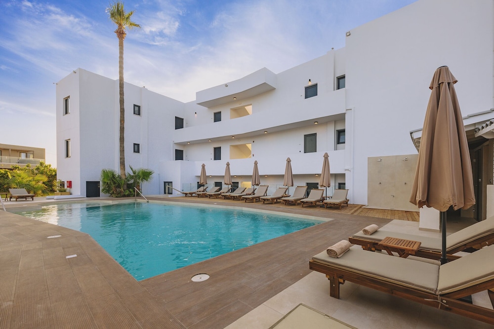 Aegean View Hotel — Swimming pool in Rethymnon