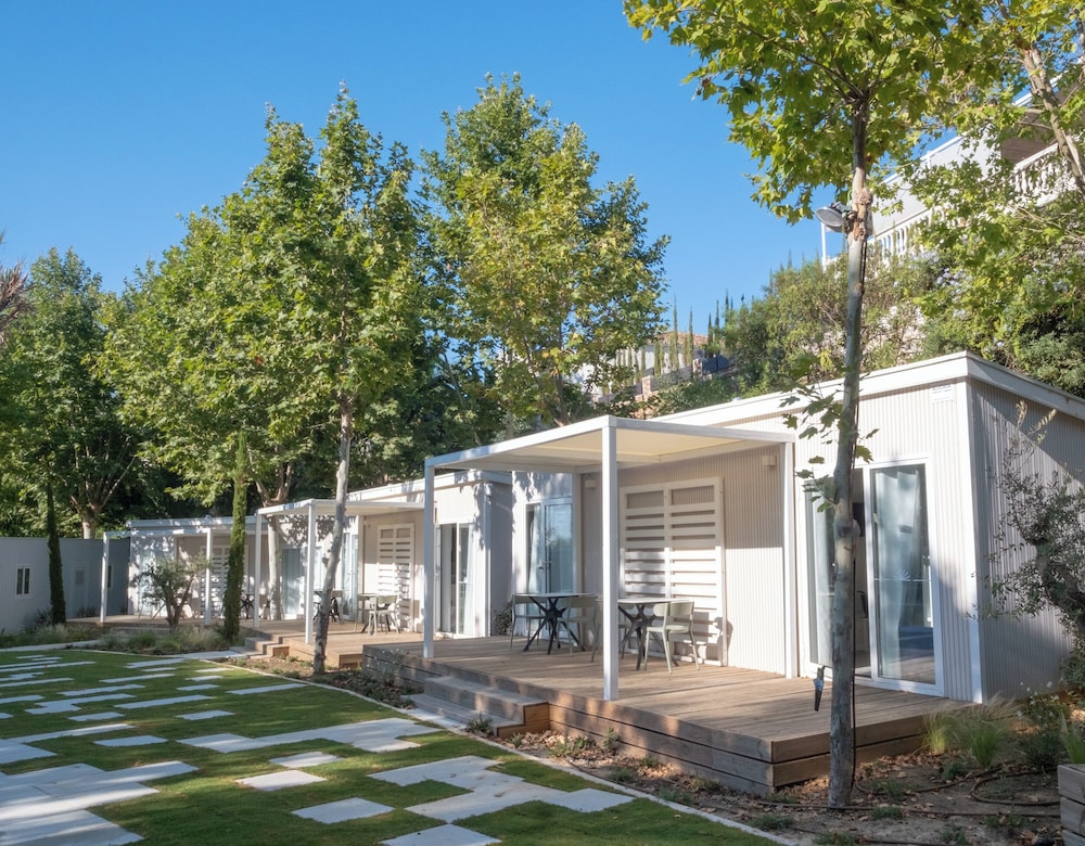 Costa del Sol Glamping Village Fuengirola — Hotel building in Fuengirola, Andalusia