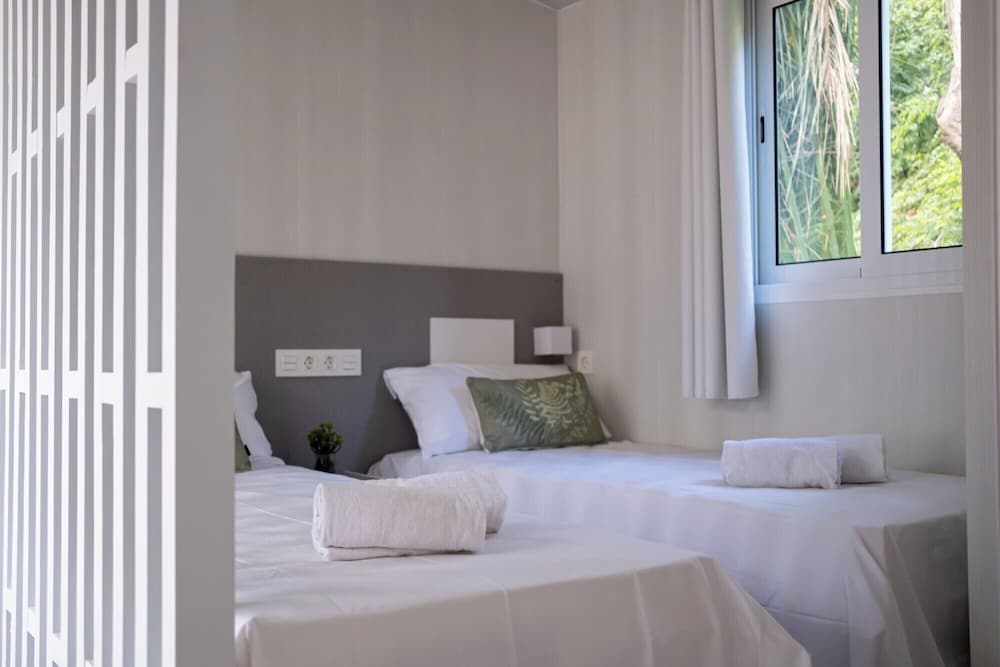 Costa del Sol Glamping Village Fuengirola — Hotel rooms in Fuengirola, Andalusia