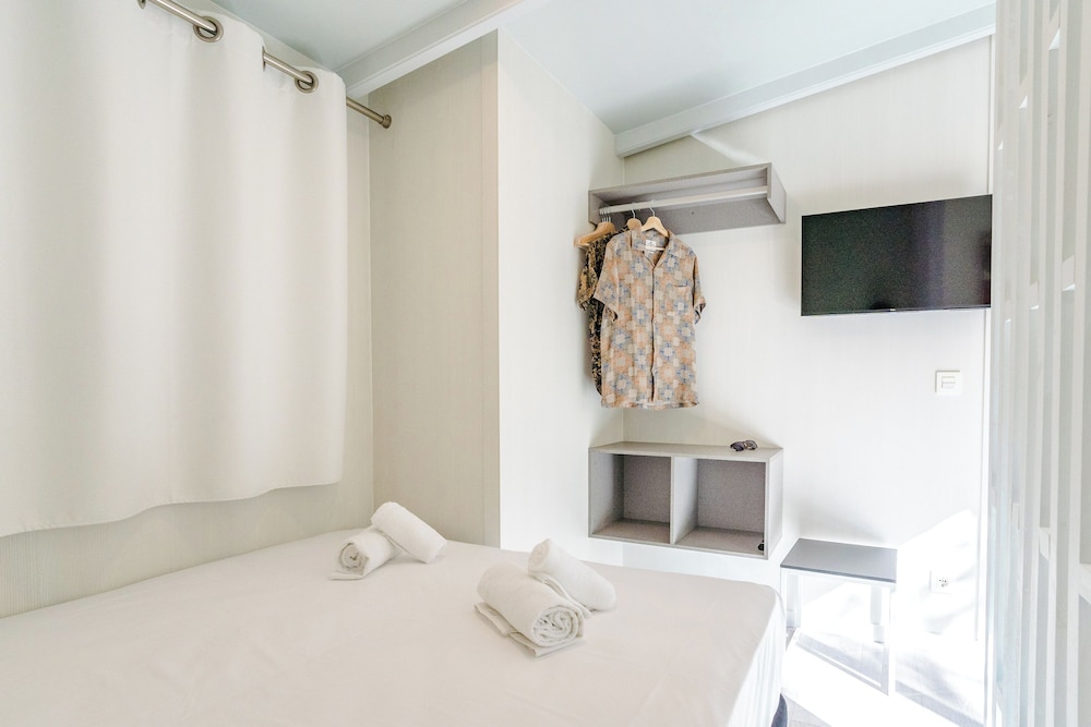 Costa del Sol Glamping Village Fuengirola — Hotel rooms in Fuengirola, Andalusia