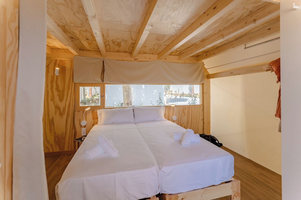 Costa del Sol Glamping Village Fuengirola — Hotel rooms in Fuengirola, Andalusia