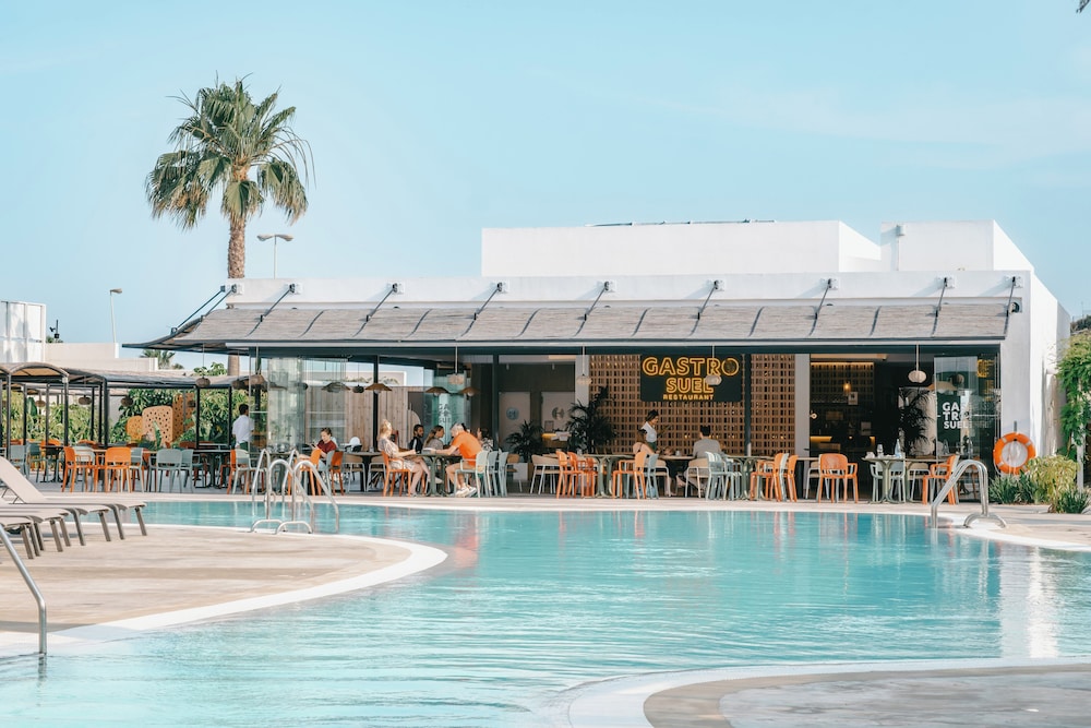 Costa del Sol Glamping Village Fuengirola — Restaurant & bars in Fuengirola, Andalusia