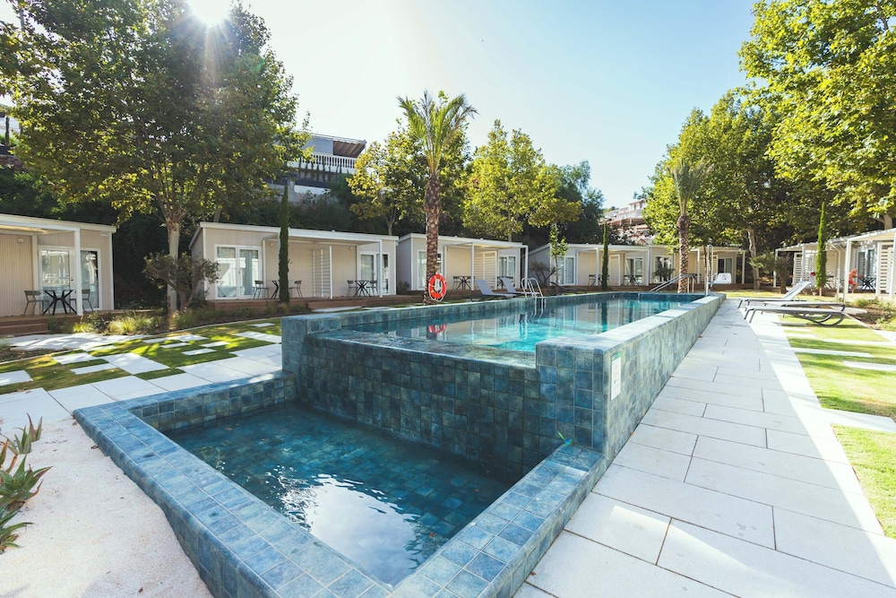 Costa del Sol Glamping Village Fuengirola — Swimming pool in Fuengirola, Andalusia