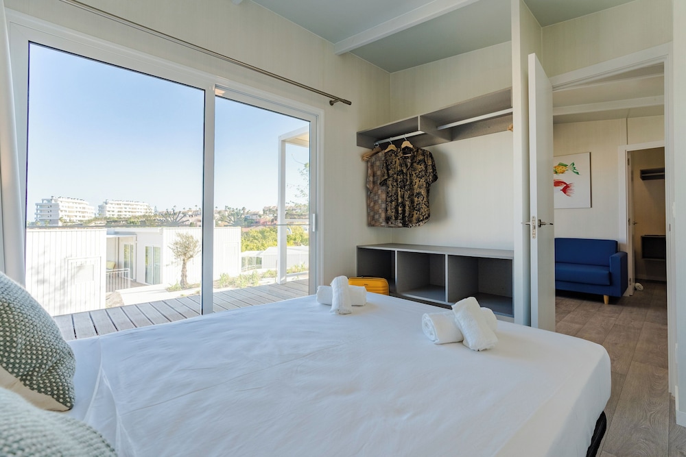 Costa del Sol Glamping Village Fuengirola — Hotel rooms in Fuengirola, Andalusia