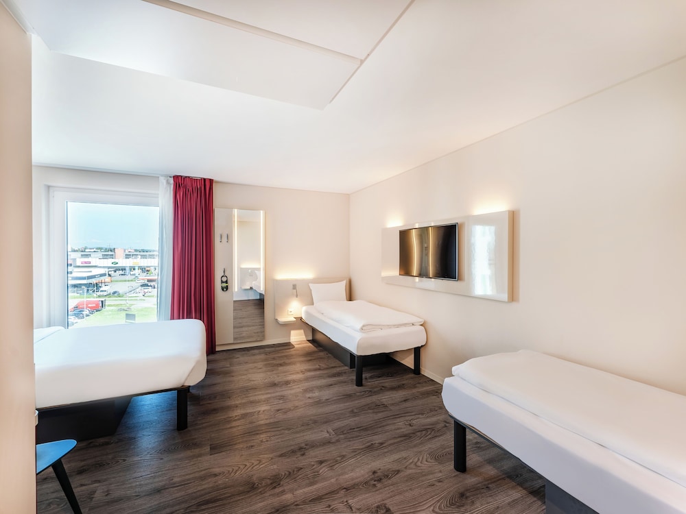 B&B Hotel Zürich Airport Rümlang — Hotel rooms in Rümlang, Zurich