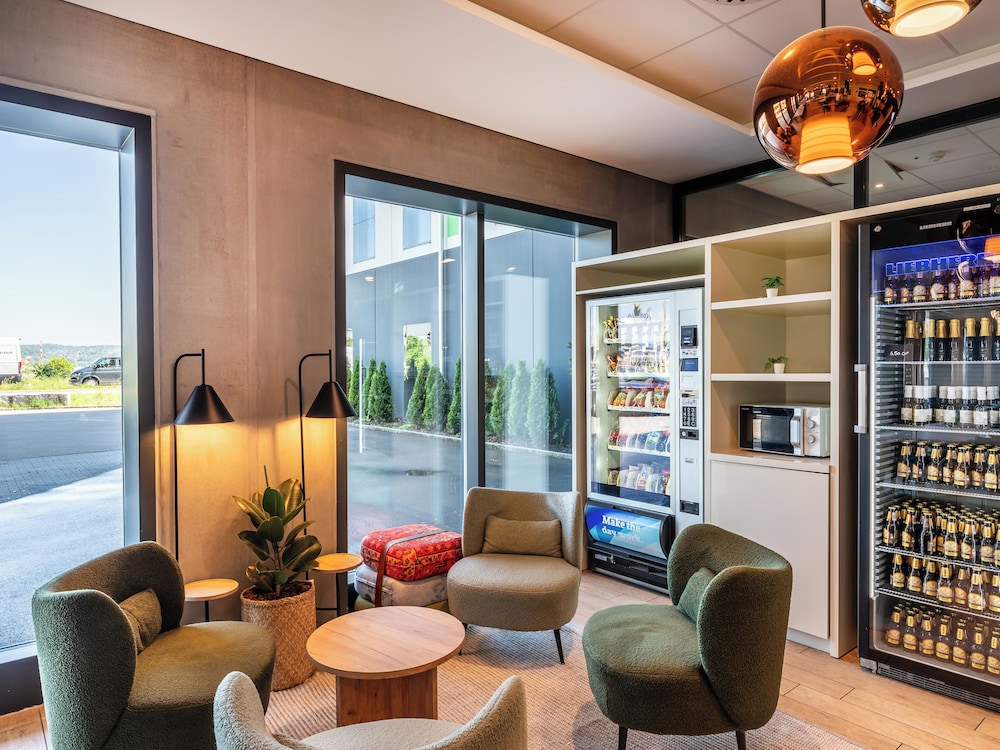 B&B Hotel Zürich Airport Rümlang — Hotel building in Rümlang, Zurich