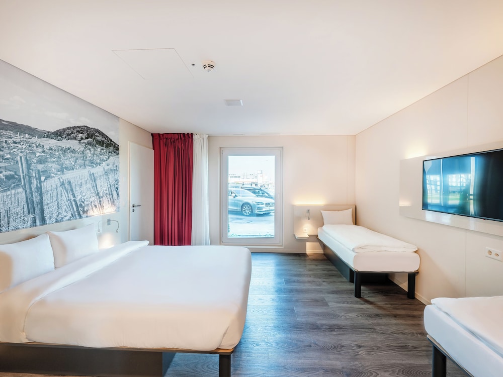B&B Hotel Zürich Airport Rümlang — Hotel rooms in Rümlang, Zurich