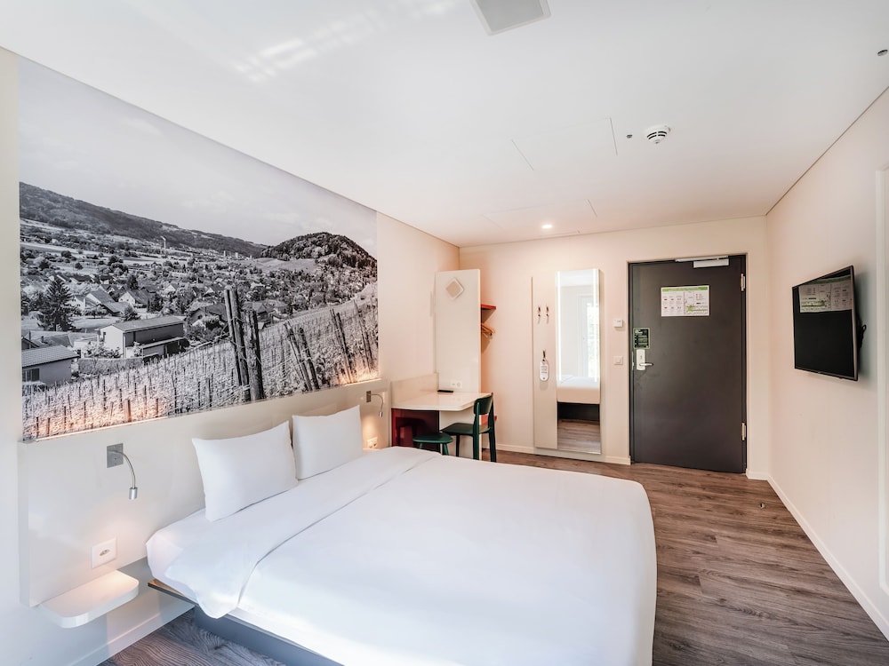 B&B Hotel Zürich Airport Rümlang — Hotel rooms in Rümlang, Zurich