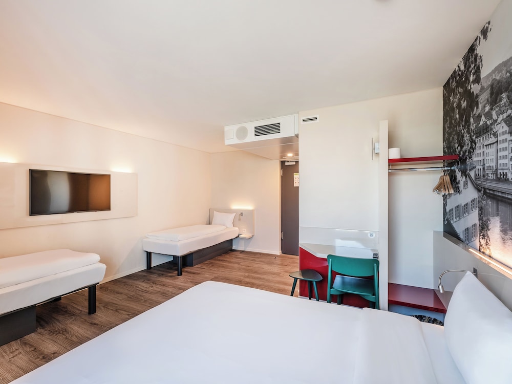 B&B Hotel Zürich Airport Rümlang — Hotel rooms in Rümlang, Zurich