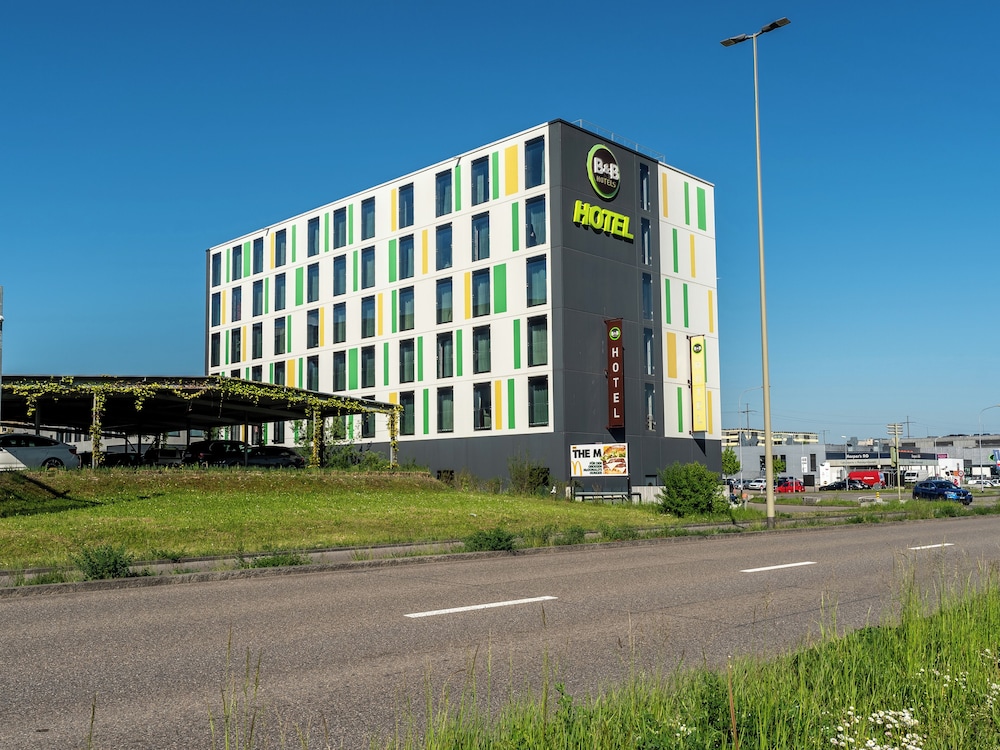 B&B Hotel Zürich Airport Rümlang — Hotel building in Rümlang, Zurich