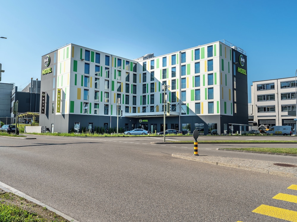 B&B Hotel Zürich Airport Rümlang — Hotel building in Rümlang, Zurich