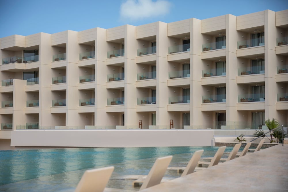 JOIA Aruba by Iberostar — Hotel building in Oranjestad, Aruba