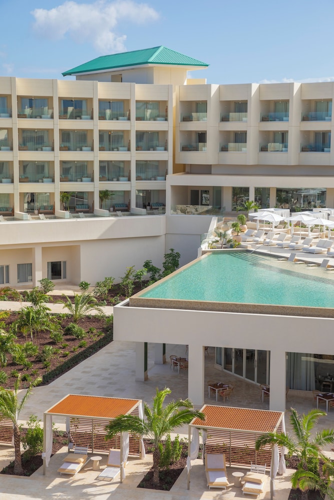 JOIA Aruba by Iberostar — Swimming pool in Oranjestad, Aruba