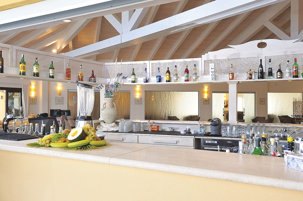 Hotel Club Cala Fiorita — Restaurant & bars in Budoni, Sardinia