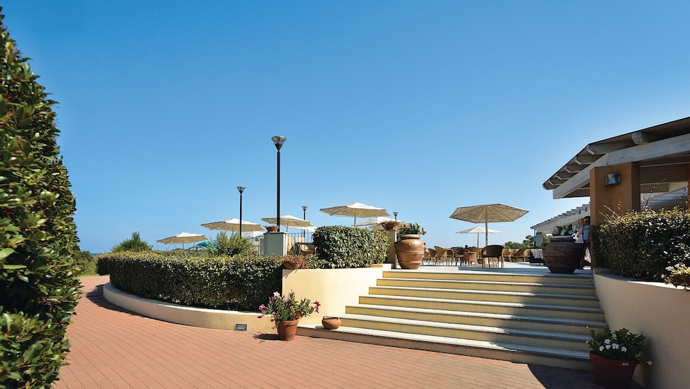 Hotel Club Cala Fiorita — Restaurant & bars in Budoni, Sardinia